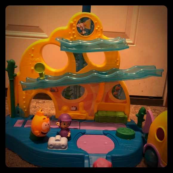 bubble guppies bus toy
